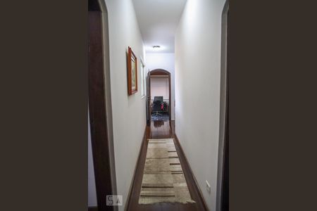 Casa para alugar com 250m², 3 quartos e 4 vagasCorredor