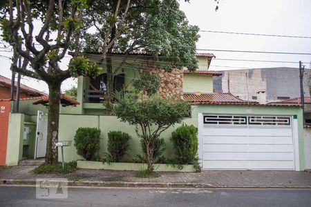 Casa para alugar com 250m², 3 quartos e 4 vagasFachada