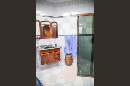 Casa para alugar com 250m², 3 quartos e 4 vagasBanheiro da suíte master