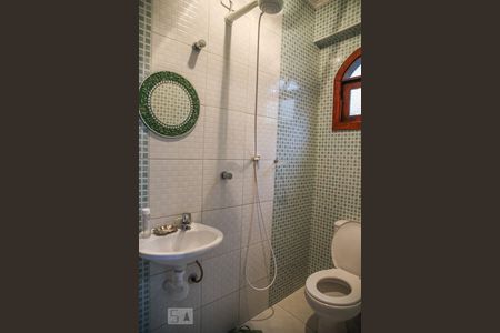 Casa para alugar com 250m², 3 quartos e 4 vagasBanheiro da Área Gourmet