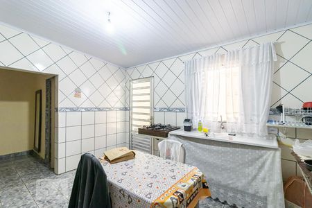 Casa à venda com 180m², 2 quartos e 2 vagas Casa à venda com 180m², 2 quartos e 2 vagasCozinha