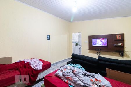 Casa à venda com 180m², 2 quartos e 2 vagas Casa à venda com 180m², 2 quartos e 2 vagasSala