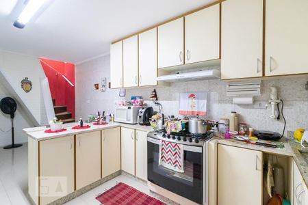 Casa à venda com 180m², 2 quartos e 2 vagas Casa à venda com 180m², 2 quartos e 2 vagasCozinha