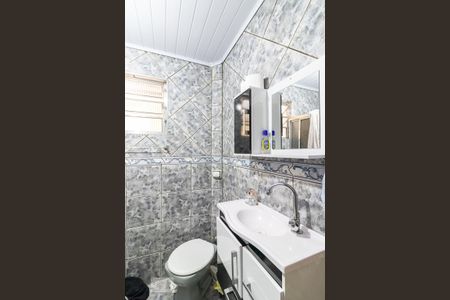 Casa à venda com 180m², 2 quartos e 2 vagas Casa à venda com 180m², 2 quartos e 2 vagasBanheiro