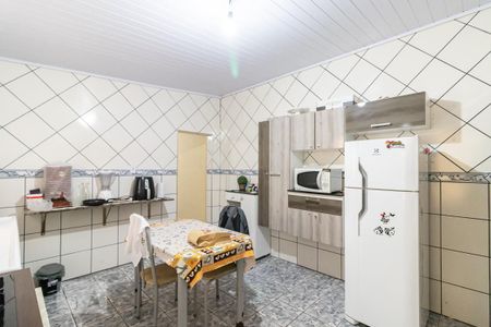 Casa à venda com 180m², 2 quartos e 2 vagas Casa à venda com 180m², 2 quartos e 2 vagasCozinha