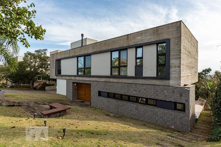 Casa de condomínio à venda com 500m², 4 quartos e 6 vagasFachada