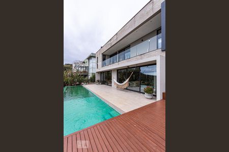 Casa de condomínio à venda com 500m², 4 quartos e 6 vagasvaranda