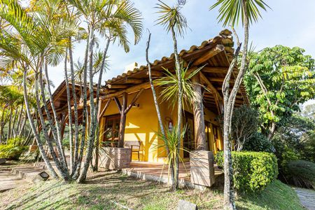 Casa de condomínio à venda com 500m², 4 quartos e 6 vagasÁrea comum - Salão de festas