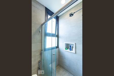 Casa de condomínio à venda com 500m², 4 quartos e 6 vagasBanheiro do Quarto 1