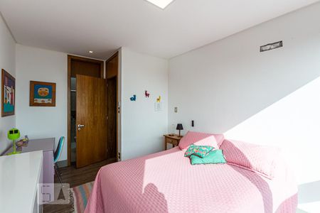 Casa de condomínio à venda com 500m², 4 quartos e 6 vagasQuarto 3