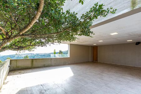 Casa de condomínio à venda com 500m², 4 quartos e 6 vagasGaragem