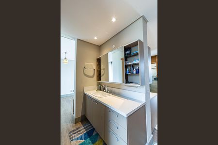 Casa de condomínio à venda com 500m², 4 quartos e 6 vagasBanheiro do Quarto 1