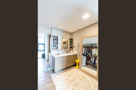 Casa de condomínio à venda com 500m², 4 quartos e 6 vagasBanheiro do Quarto 1