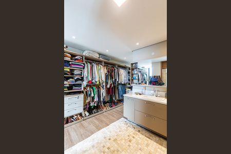 Casa de condomínio à venda com 500m², 4 quartos e 6 vagasBanheiro do Quarto 1