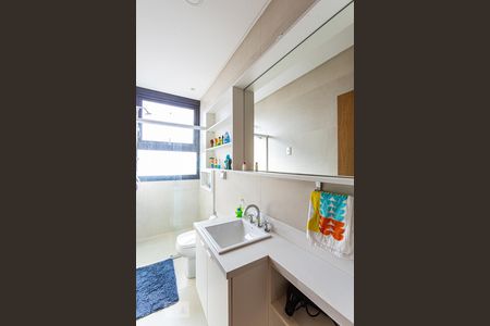 Casa de condomínio à venda com 500m², 4 quartos e 6 vagasBanheiro do Quarto 2