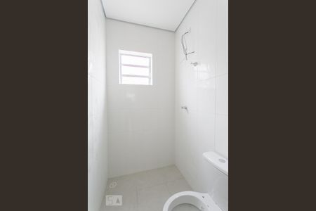 Banheiro de casa de condomínio para alugar com 1 quarto, 40m² em Chácara Mafalda, São Paulo