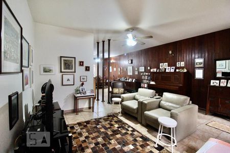 Sala de Estar de casa para alugar com 3 quartos, 220m² em Campo Belo, São Paulo