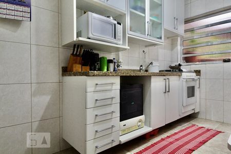 Casa para alugar com 220m², 3 quartos e 2 vagas Casa para alugar com 220m², 3 quartos e 2 vagasCozinha