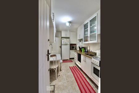 Casa para alugar com 220m², 3 quartos e 2 vagas Casa para alugar com 220m², 3 quartos e 2 vagasCozinha