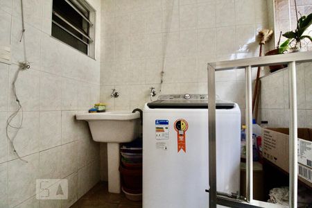 Casa para alugar com 220m², 3 quartos e 2 vagas Casa para alugar com 220m², 3 quartos e 2 vagasLavanderia