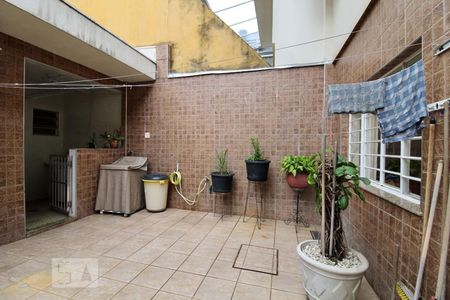 Casa para alugar com 220m², 3 quartos e 2 vagas Casa para alugar com 220m², 3 quartos e 2 vagasQuintal