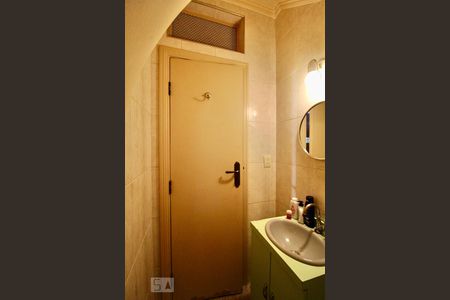 Casa para alugar com 220m², 3 quartos e 2 vagas Casa para alugar com 220m², 3 quartos e 2 vagasLavabo