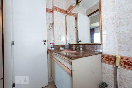 Apartamento à venda com 230m², 4 quartos e 2 vagasBanheiro da Suite