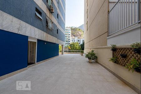 Apartamento à venda com 230m², 4 quartos e 2 vagasÁrea Comum - Playground