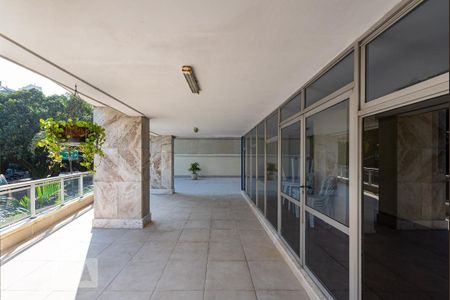 Apartamento à venda com 230m², 4 quartos e 2 vagasÁrea Comum - Playground