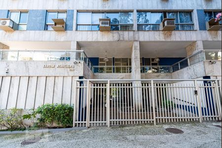 Apartamento à venda com 230m², 4 quartos e 2 vagasFachada