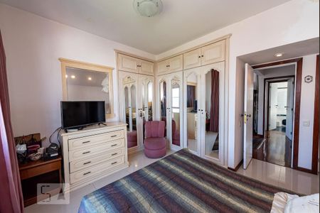 Apartamento à venda com 230m², 4 quartos e 2 vagasSuite