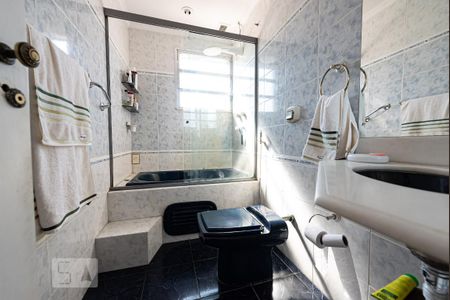 Apartamento à venda com 230m², 4 quartos e 2 vagasBanheiro