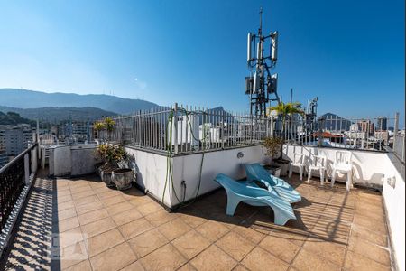 Apartamento à venda com 230m², 4 quartos e 2 vagasCobertura