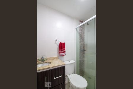 Banheiro da Suíte 1 de apartamento à venda com 3 quartos, 63m² em Passo das Pedras, Porto Alegre