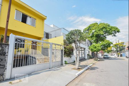 Casa para alugar com 320m², 3 quartos e 4 vagasRua