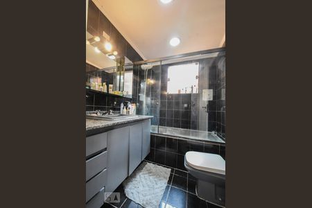 Casa para alugar com 320m², 3 quartos e 4 vagasBanheiro Suíte 01