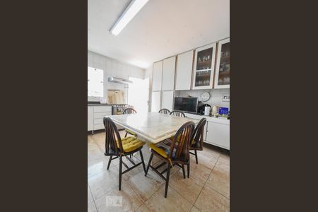 Casa para alugar com 320m², 3 quartos e 4 vagasCozinha