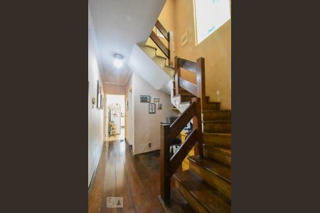 Escada de casa para alugar com 3 quartos, 320m² em Campo Belo, São Paulo