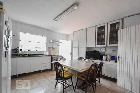 Casa para alugar com 320m², 3 quartos e 4 vagasCozinha