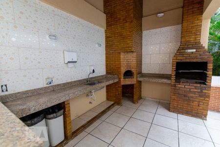 Apartamento à venda com 130m², 3 quartos e 2 vagas Apartamento à venda com 130m², 3 quartos e 2 vagasÁrea comum - Churrasqueira