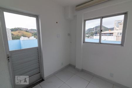 Apartamento à venda com 130m², 3 quartos e 2 vagas Apartamento à venda com 130m², 3 quartos e 2 vagasTerraço