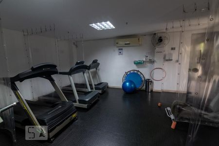 Apartamento à venda com 130m², 3 quartos e 2 vagas Apartamento à venda com 130m², 3 quartos e 2 vagasÁrea comum - Academia