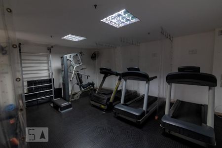 Apartamento à venda com 130m², 3 quartos e 2 vagas Apartamento à venda com 130m², 3 quartos e 2 vagasÁrea comum - Academia