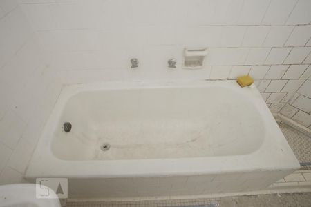 Apartamento para alugar com 105m², 2 quartos e sem vagaBanheiro