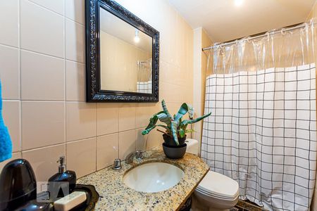 Apartamento à venda com 150m², 3 quartos e 2 vagas Apartamento à venda com 150m², 3 quartos e 2 vagasBanheiro Social