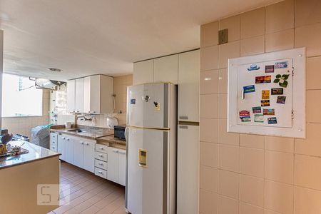 Apartamento à venda com 150m², 3 quartos e 2 vagas Apartamento à venda com 150m², 3 quartos e 2 vagasCozinha