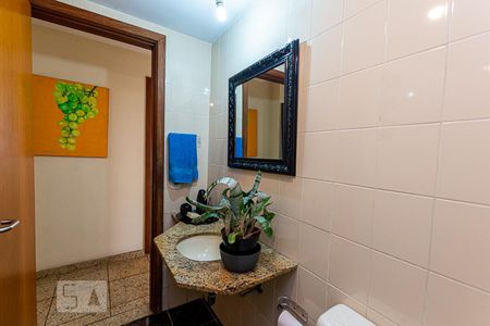 Apartamento à venda com 150m², 3 quartos e 2 vagas Apartamento à venda com 150m², 3 quartos e 2 vagasBanheiro Social