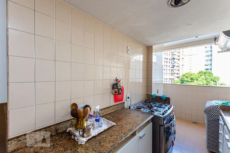 Apartamento à venda com 150m², 3 quartos e 2 vagas Apartamento à venda com 150m², 3 quartos e 2 vagasCozinha