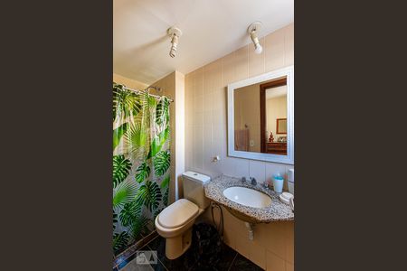 Apartamento à venda com 150m², 3 quartos e 2 vagas Apartamento à venda com 150m², 3 quartos e 2 vagasBanheiro da Suíte