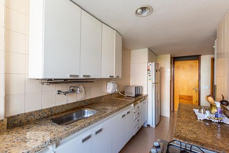 Apartamento à venda com 150m², 3 quartos e 2 vagas Apartamento à venda com 150m², 3 quartos e 2 vagasCozinha